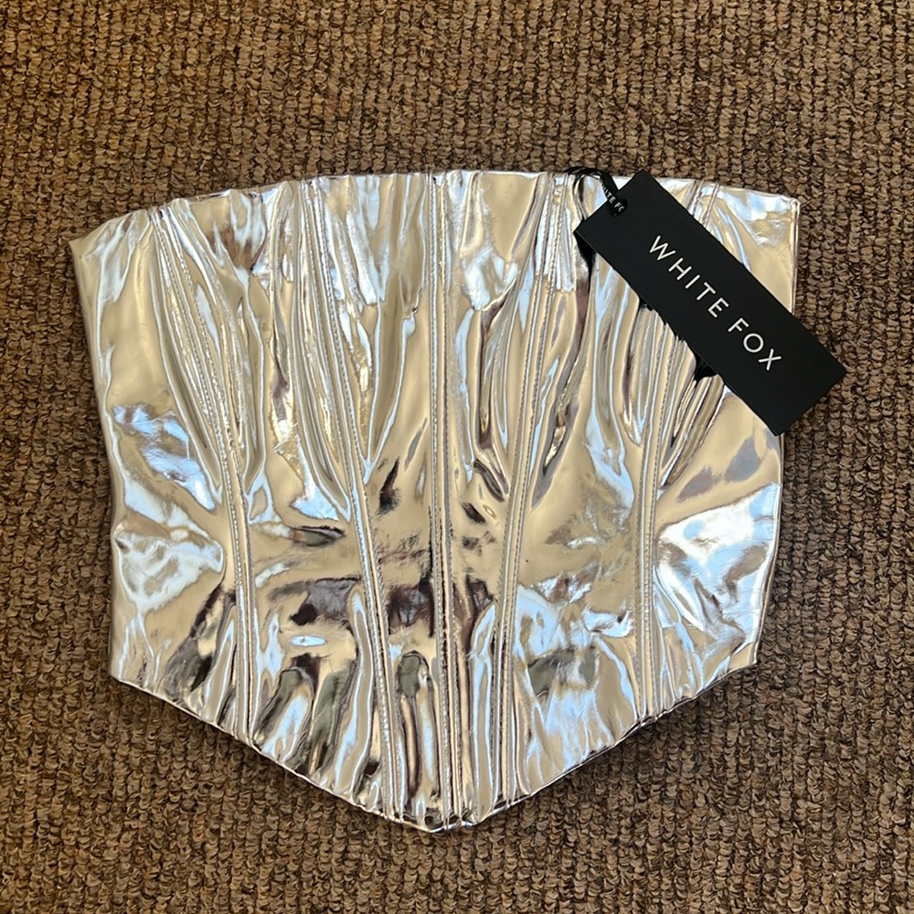 White Fox Chrome Top